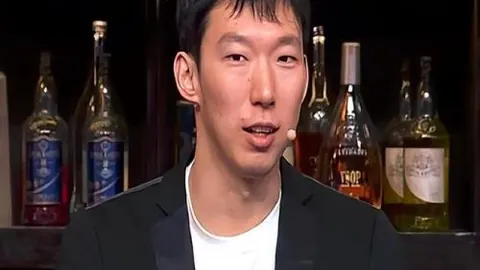 NBA全明星周末揭秘：勒布朗·詹姆斯等巨星风采与深度思考